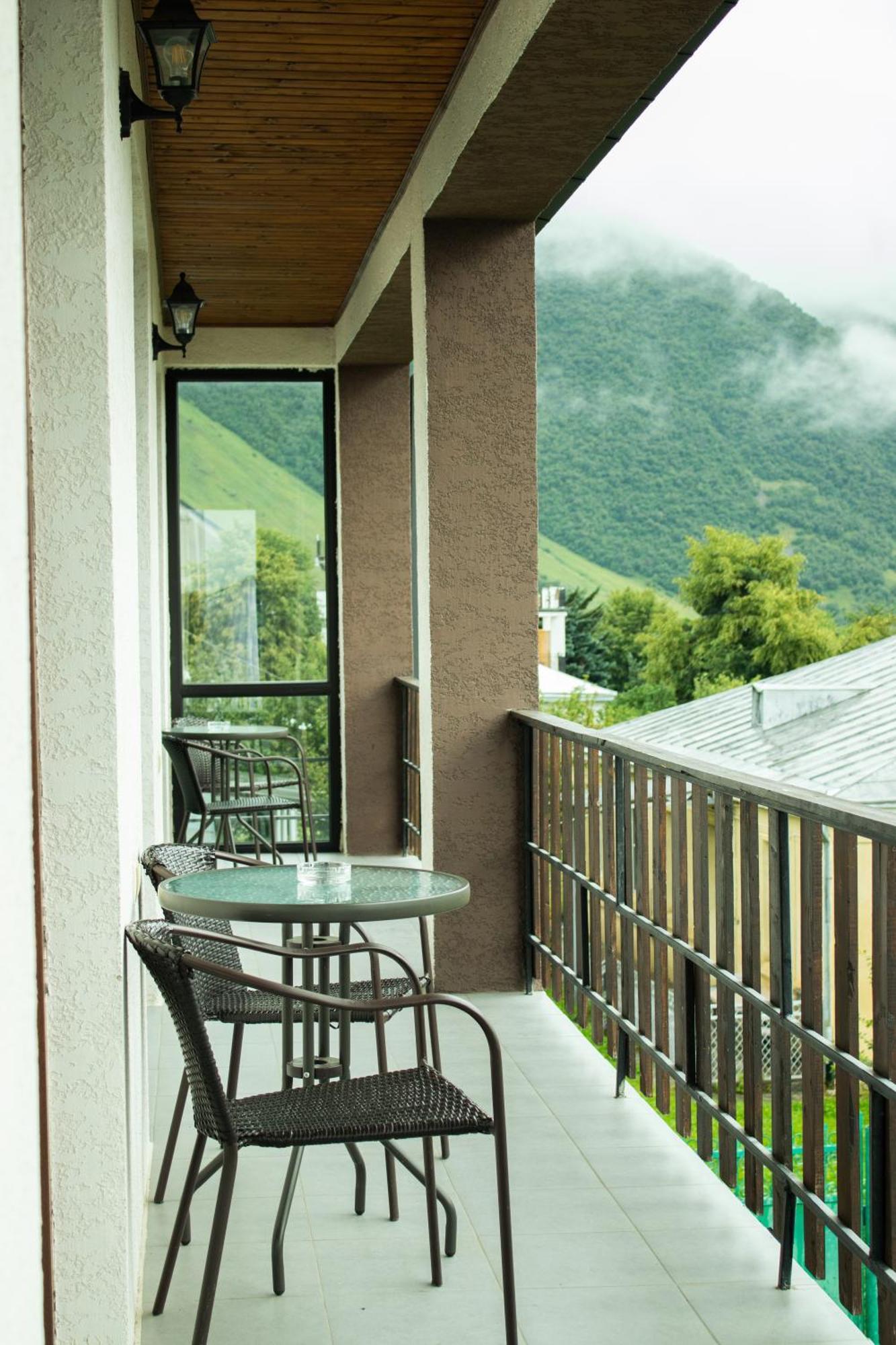 Hotel Elsada Kazbegi Exterior foto